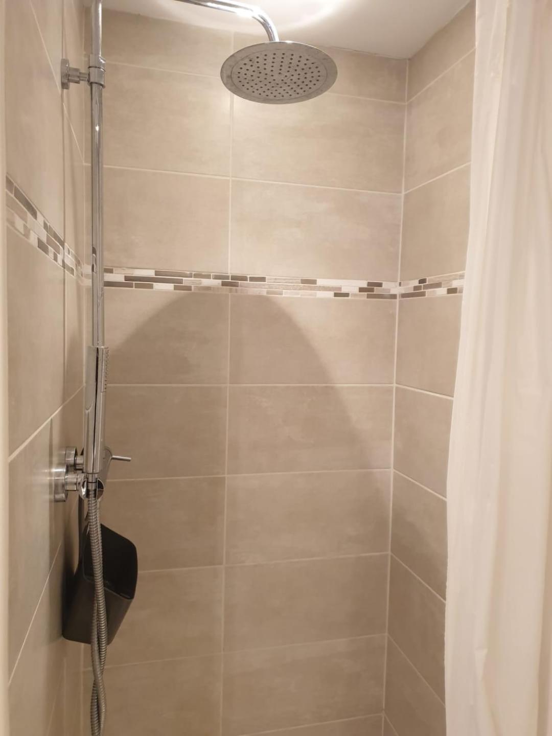 Appartement Climatise A 800M De La Plage Frejus Ngoại thất bức ảnh