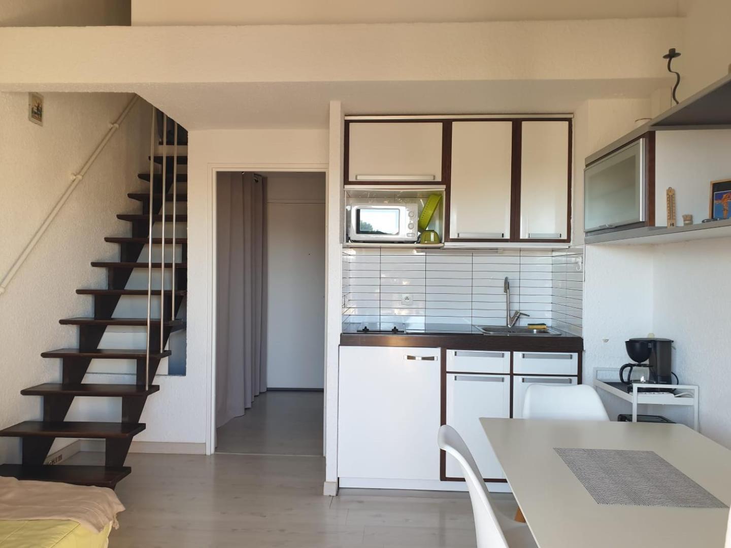 Appartement Climatise A 800M De La Plage Frejus Ngoại thất bức ảnh
